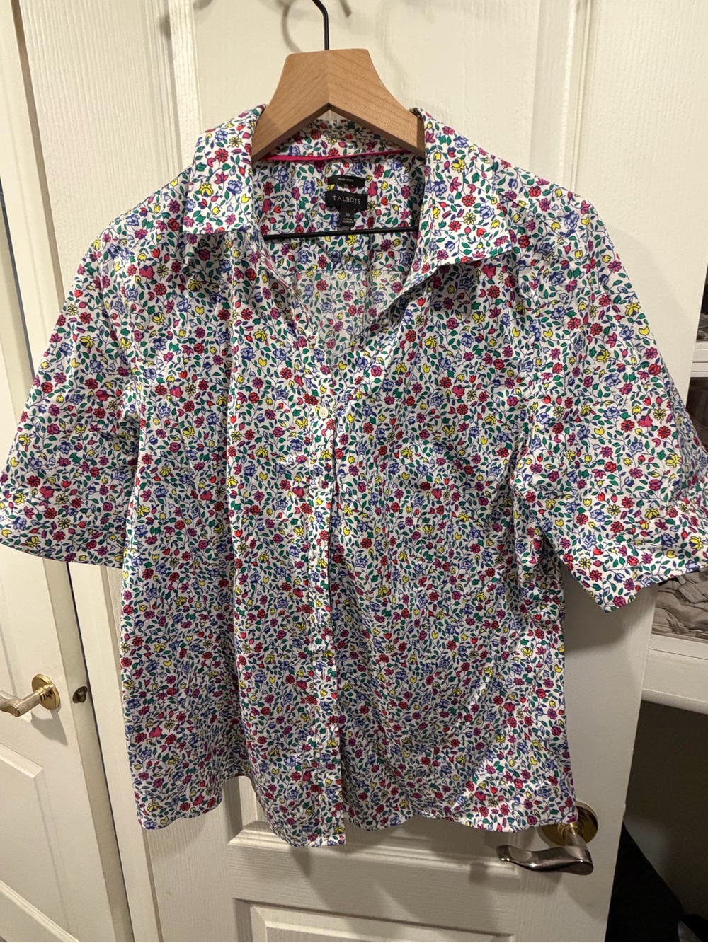 Talbots Short-Sleeve Floral Button-Up Shirt Non-Iron plus size 16